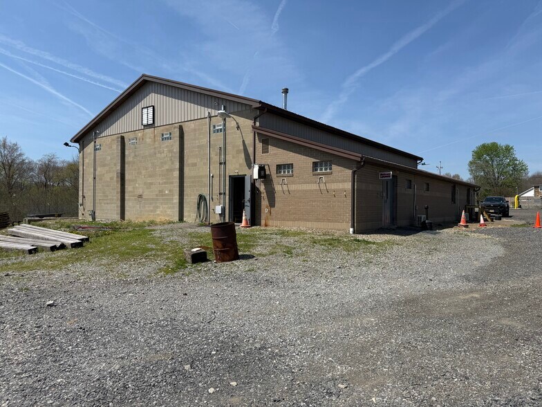 More Photos Of 4881 Pittsburgh Rd, Harrisville Light Distribution For Sale