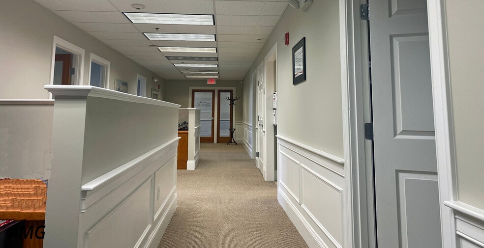 More Photos Of 540 Main St, Hyannis General Retail For Sale