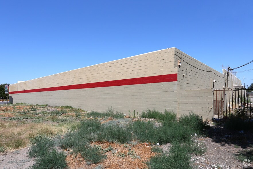 More Photos Of 2318 S Airport Way, Stockton Supermarket For Sale