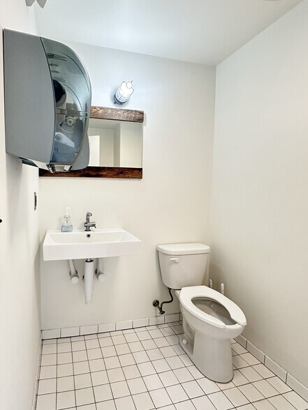 More Photos Of 412 Main St, Utica Warehouse For Lease