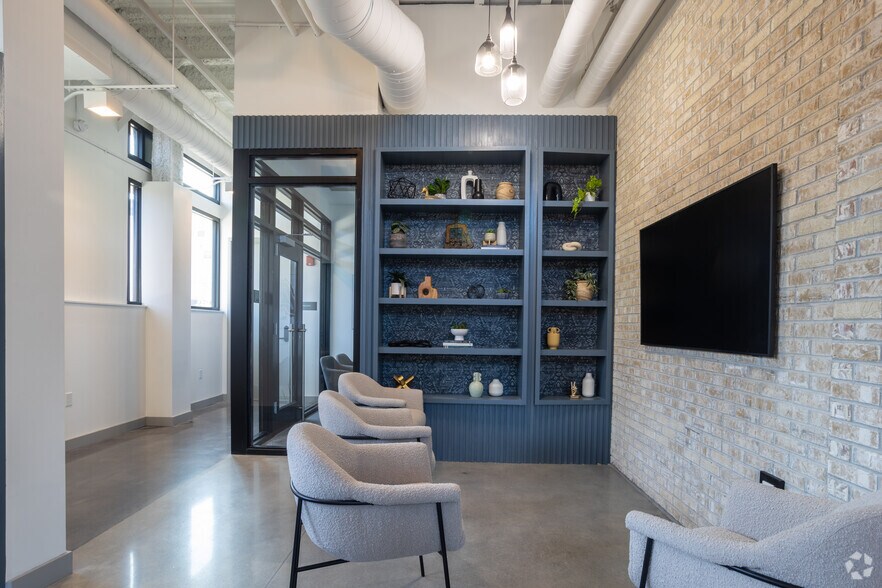 More Photos Of 52 Hanover St, Portland Apartments For Lease