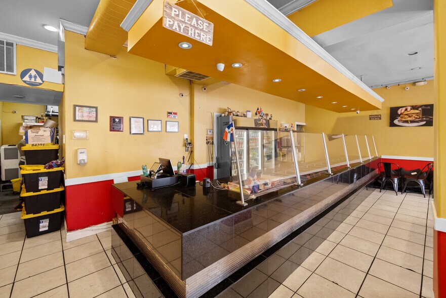 More Photos Of , Washington General Retail For Sale