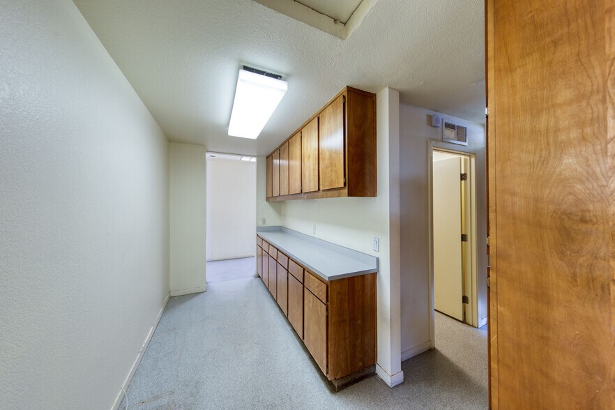 More Photos Of 2928 Eastern Ave, Sacramento Medical For Sale