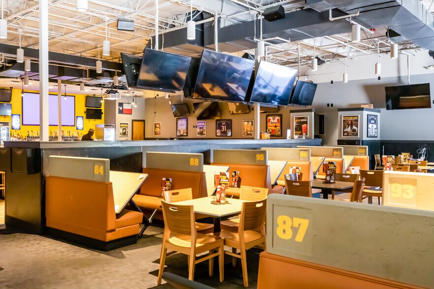 More Photos Of 510 Gray St, Houston Freestanding For Sale