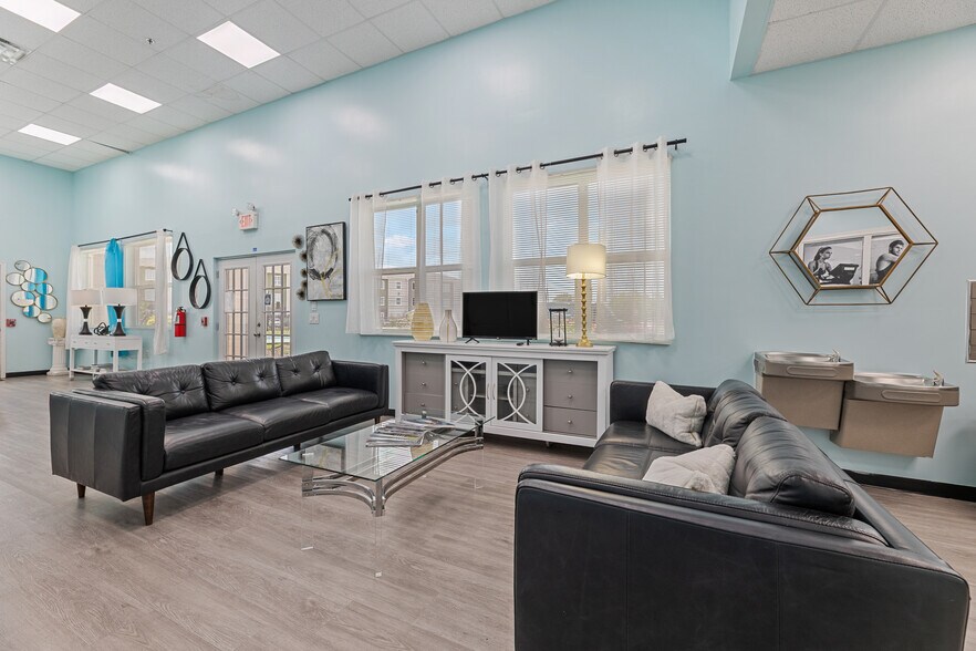 More Photos Of 702 Santee St, Prairie View Apartments For Sale