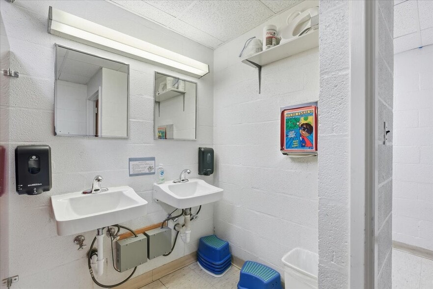 More Photos Of 2330 Mount Hebron Dr, Ellicott City Schools For Lease