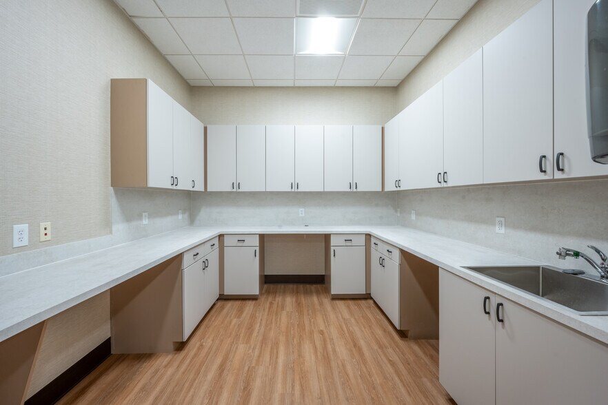 More Photos Of 3795 Boynton Beach Blvd, Boynton Beach Medical For Lease