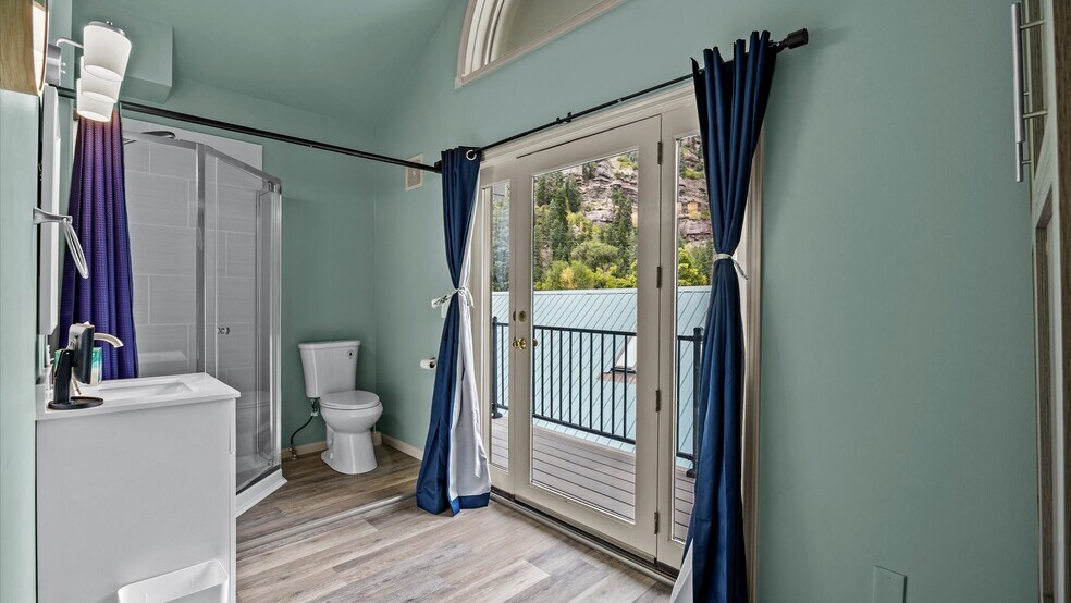 More Photos Of 118 6TH Ave, Ouray Hotel For Sale