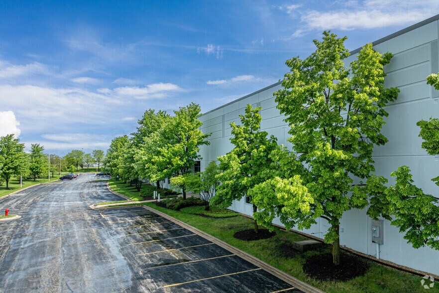 More Photos Of 1186-1198 Arbor Dr, Romeoville Manufacturing For Lease