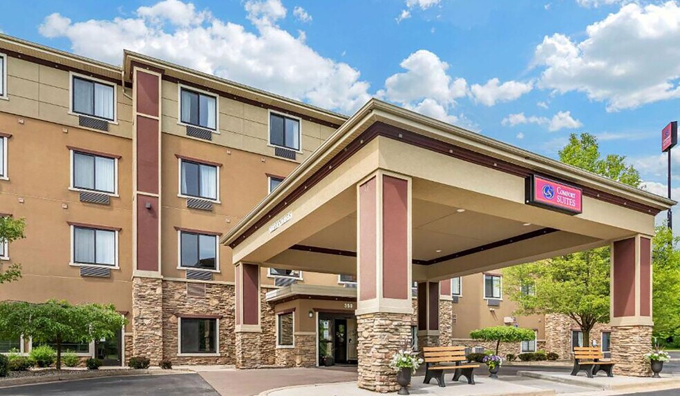 More Photos Of 350 Dodge Rd NE, Comstock Park Hotel For Sale
