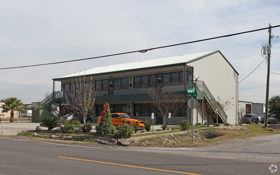 More Photos Of 15802 Lee Rd, Humble Office For Lease
