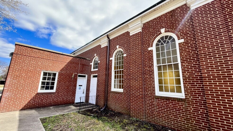 More Photos Of 911 Falls Rd, Rocky Mount Religious Facility For Sale