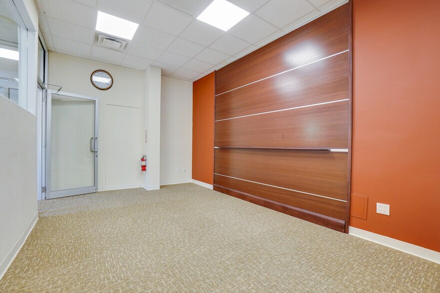 More Photos Of 3845 Richmond Ave, Staten Island Storefront Retail Office For Lease