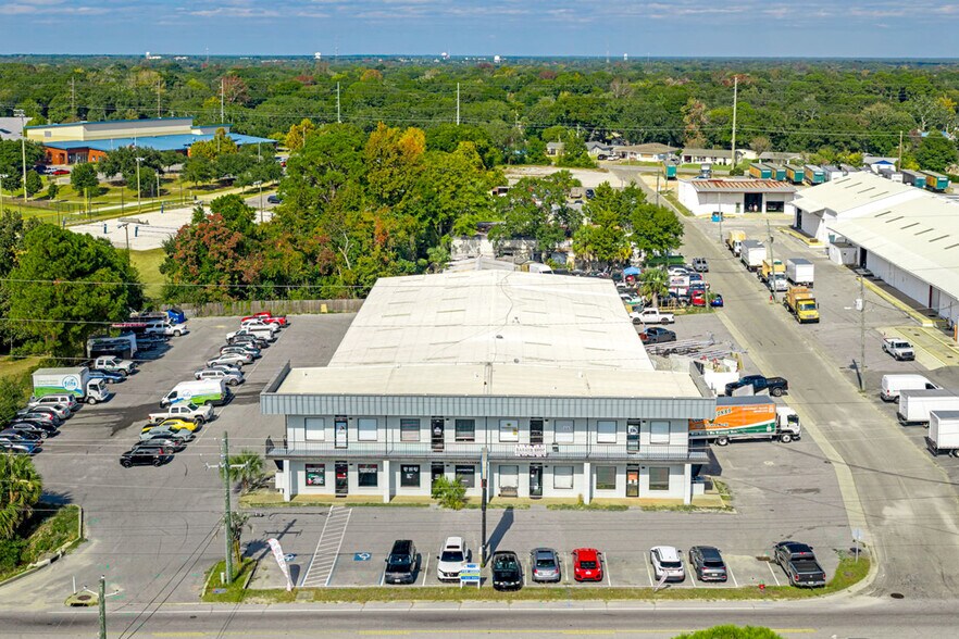 Primary Photo Of 119 Hollywood Blvd, Fort Walton Beach Light Manufacturing For Lease