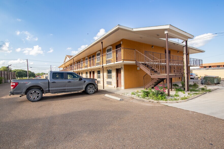 More Photos Of 3005 Houston Hwy, Victoria Hotel For Sale