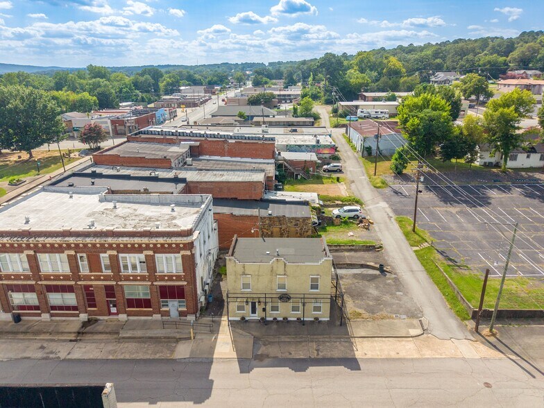 More Photos Of 104 N 3rd St, Heber Springs Office For Sale