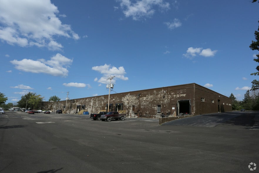 More Photos Of 2110-2130 E Aurora Rd, Twinsburg Warehouse For Sale