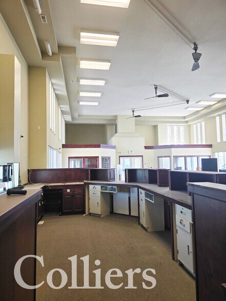 More Photos Of 1715 Pole Line Rd E, Twin Falls Bank For Sale