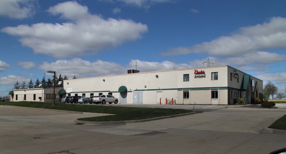 More Photos Of 2291 W 4th St, Mansfield Office For Lease