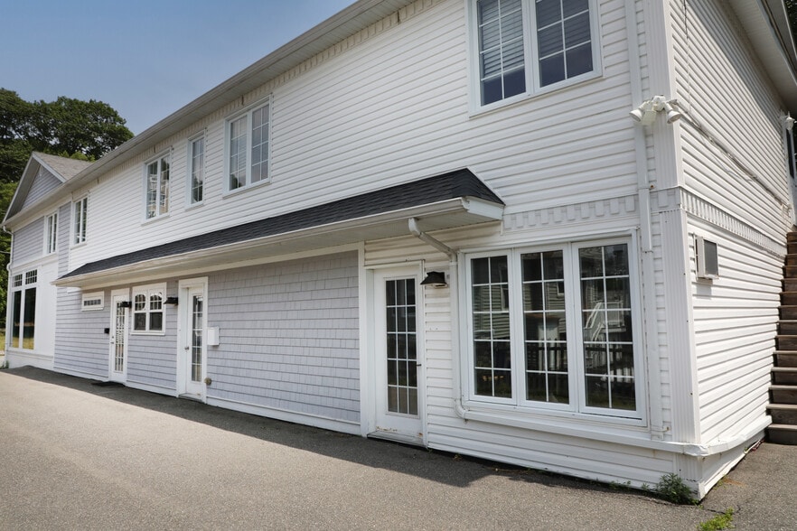 More Photos Of 487 Humphrey St, Swampscott Office For Sale