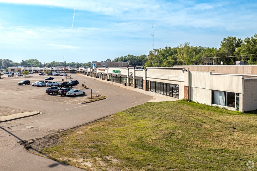 More Photos Of 1201 Robert St S, West Saint Paul Unknown For Lease