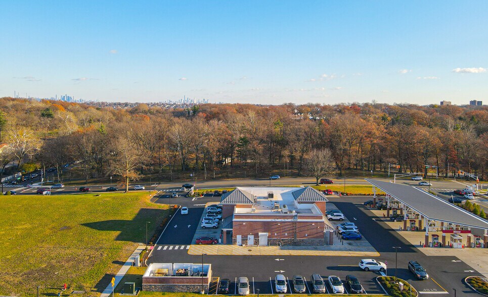 More Photos Of 11 Franklin Ave, Belleville Land For Lease