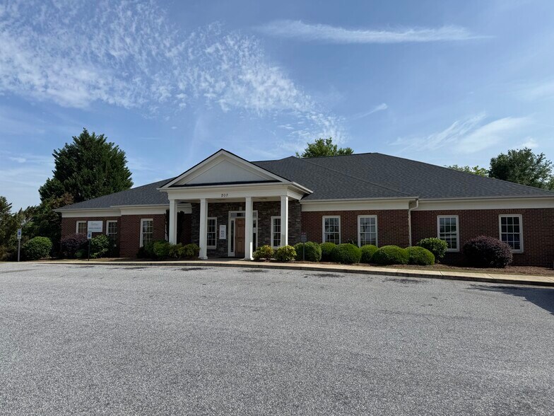 Primary Photo Of 207 Three Bridges Rd, Greenville Office For Sale