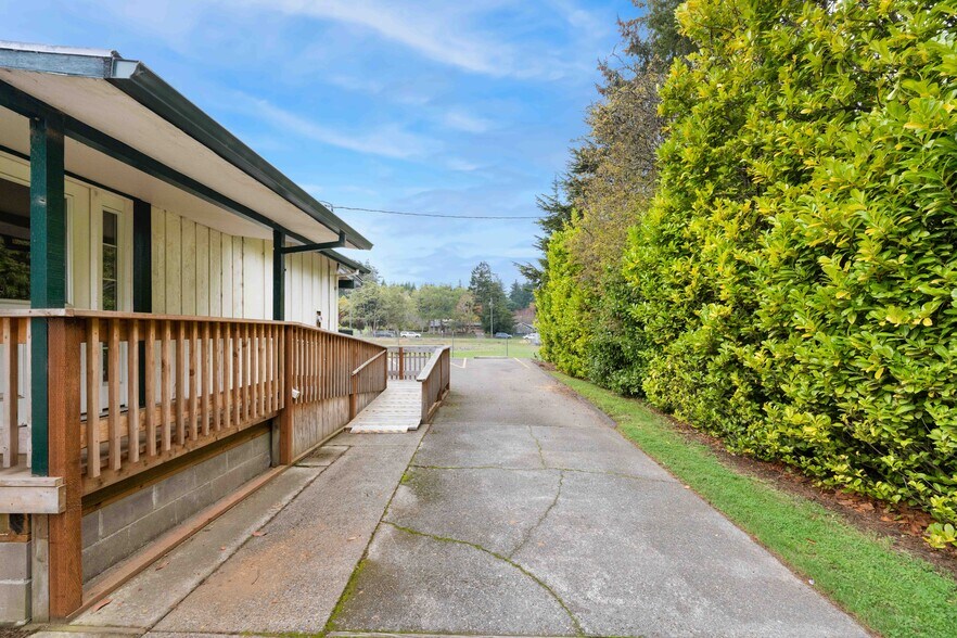 More Photos Of 2184 Broadway Ave, North Bend Office For Sale