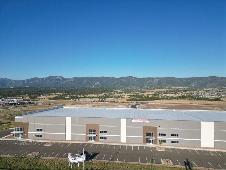More Photos Of 15707 Terrazzo dr, Colorado Springs Showroom For Lease