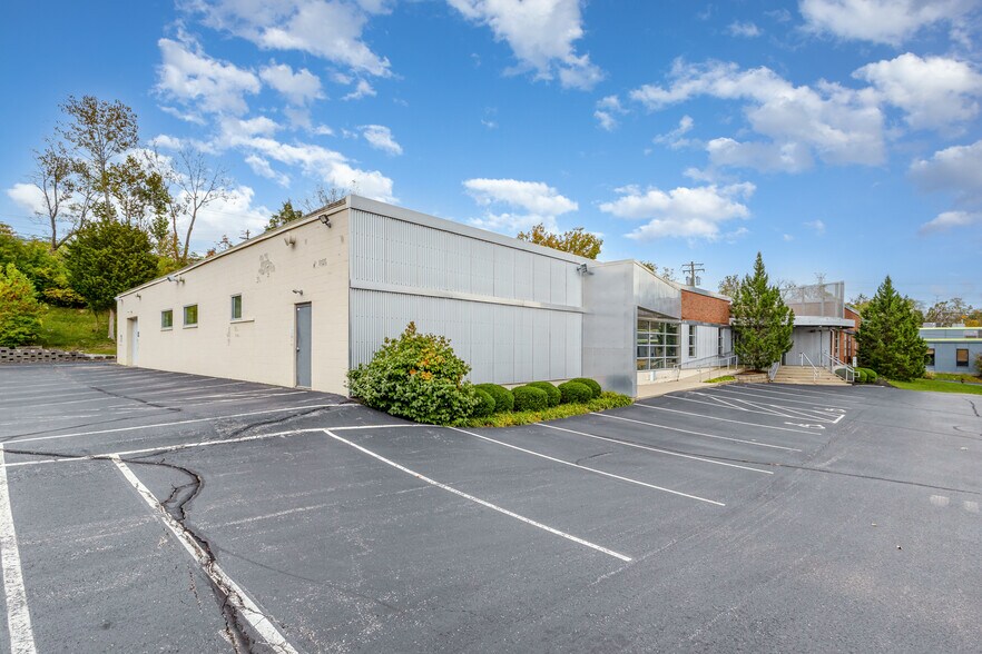 More Photos Of 5546 Fair Ln, Fairfax Office For Lease