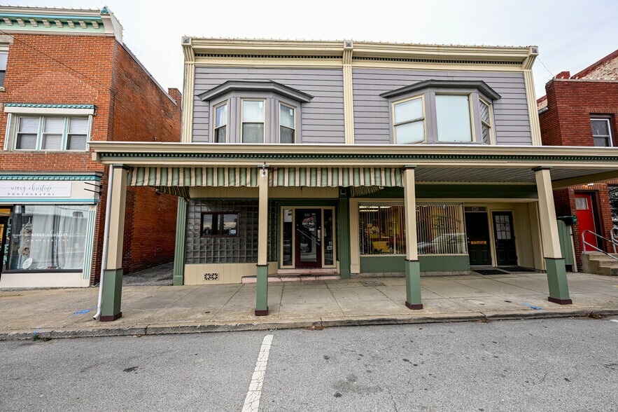More Photos Of 111 W Liberty St, Medina Restaurant For Lease