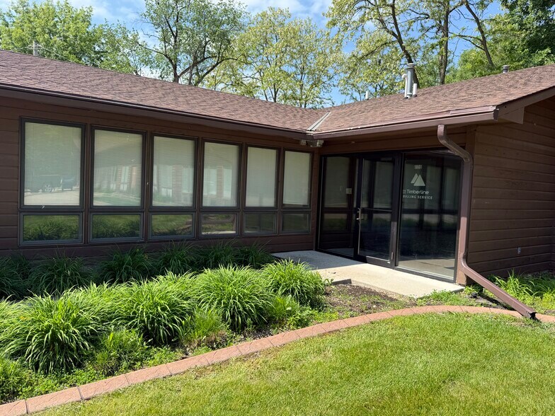More Photos Of 1801 Fuller Rd, West Des Moines Flex For Sale
