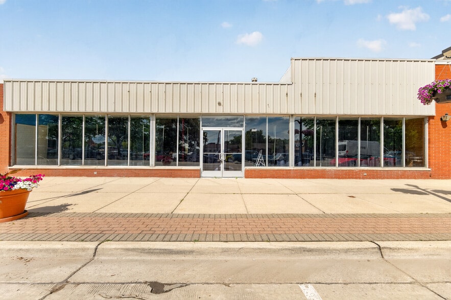 More Photos Of 458 Main St, Belleville Storefront Retail Office For Sale