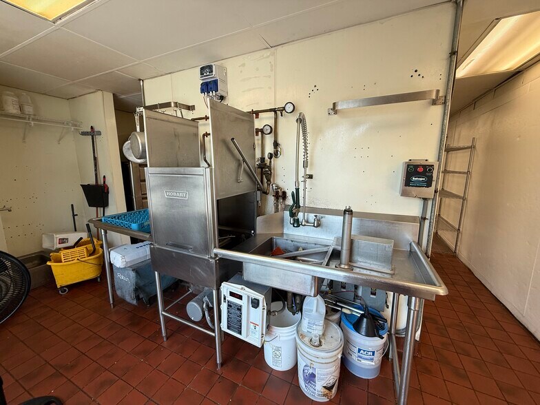 More Photos Of 249 Main St, Rutland Apartments For Lease