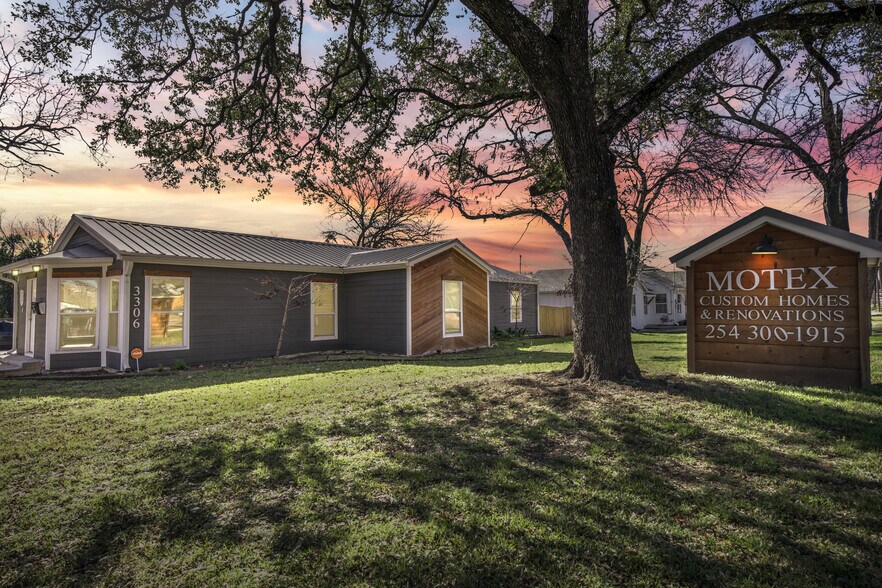 Primary Photo Of 3306 W Waco Dr, Waco Office Residential For Sale