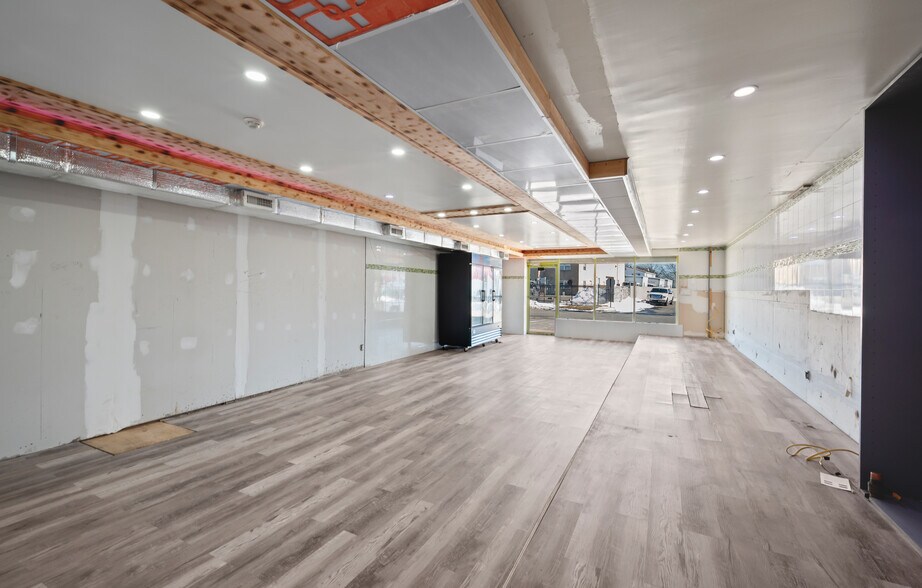 More Photos Of 570 Honeyspot Rd, Stratford General Retail For Sale