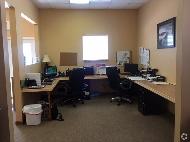 More Photos Of 2340 23rd St, Nitro Research And Development For Lease