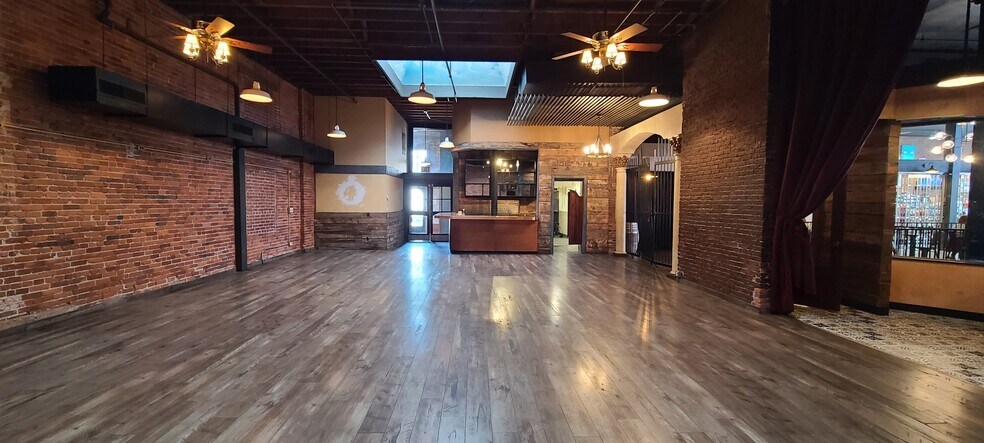 More Photos Of 189 Liberty St NE, Salem General Retail For Lease