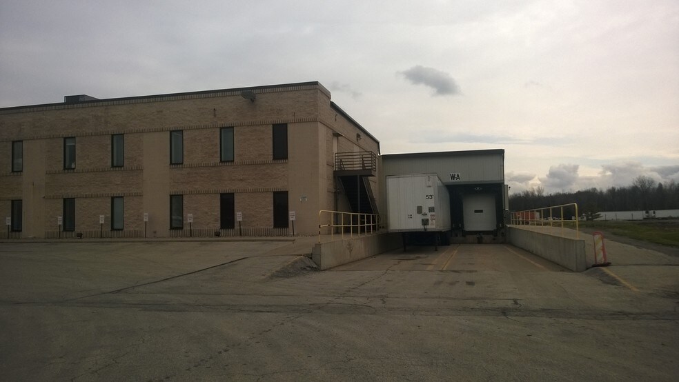 More Photos Of 13190 Velp Ave, Suamico Warehouse For Lease
