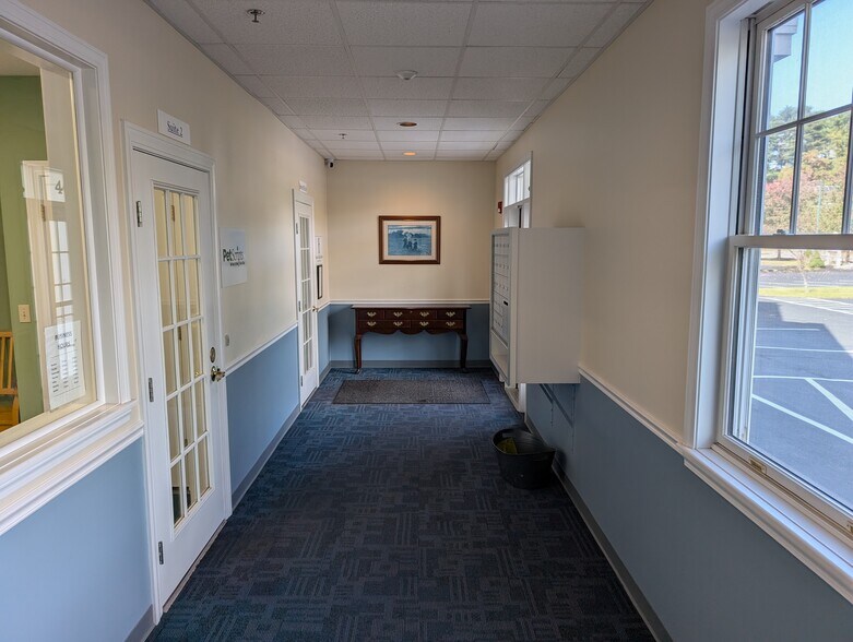 More Photos Of 40 Forest Falls Dr, Yarmouth Office For Sale