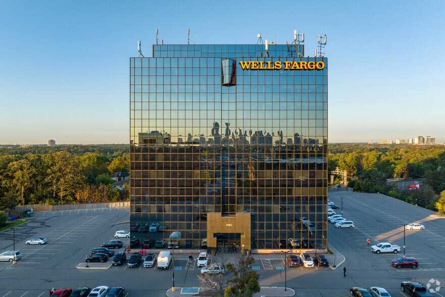 More Photos Of 1290 Central Pky W, Mississauga Office For Lease