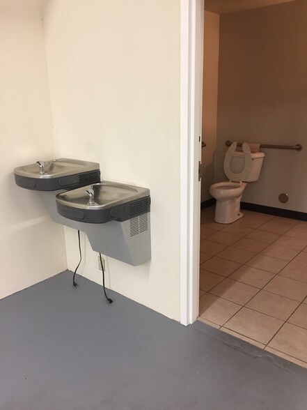 More Photos Of 11601 Pellicano Dr, El Paso Warehouse For Lease