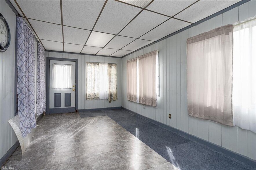 More Photos Of 15355 Old Lincoln Way, Dalton Light Manufacturing For Sale