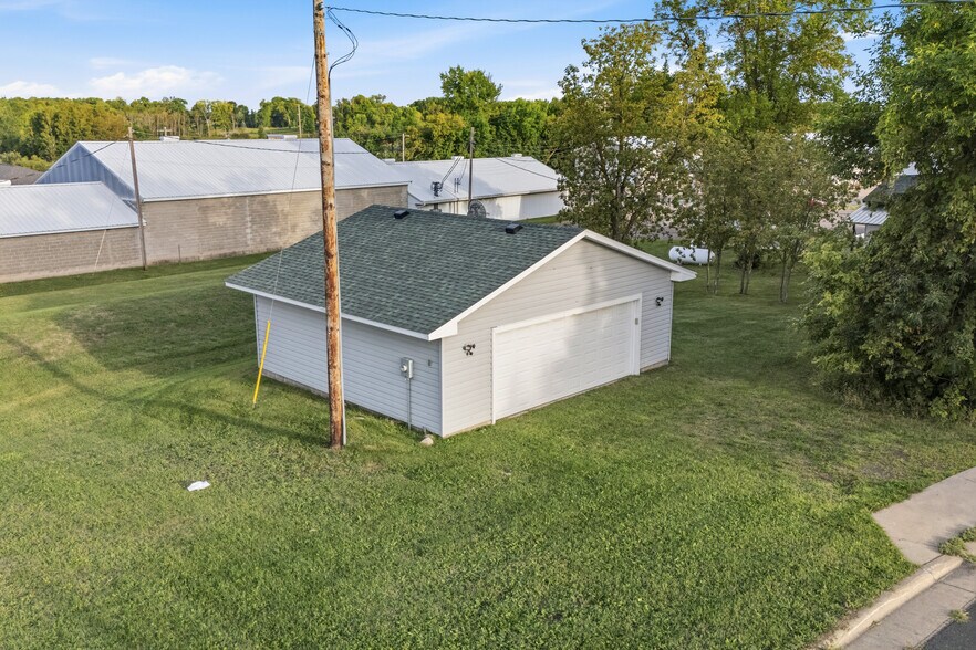 More Photos Of 300 Rush Point Dr, Stanchfield Office For Sale