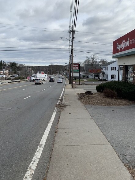 More Photos Of 205 E Main St, Marlborough Restaurant For Lease