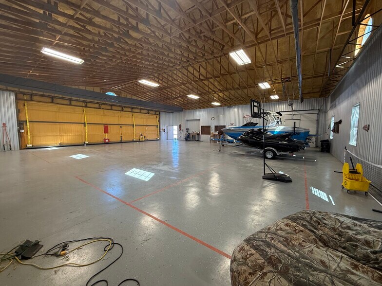 More Photos Of 12880 Wandering Rd, Amarillo Flex For Sale