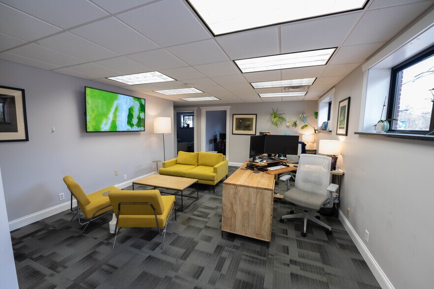 More Photos Of 69 N Gore Ave, Webster Groves Manufacturing For Sale