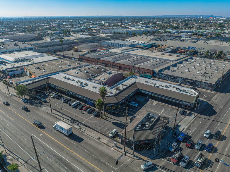 More Photos Of 1901 S Alameda St, Los Angeles General Retail For Sale