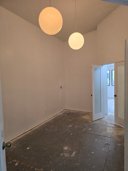 More Photos Of 5800-5820 N University Dr, Fort Lauderdale Storefront Retail Office For Lease