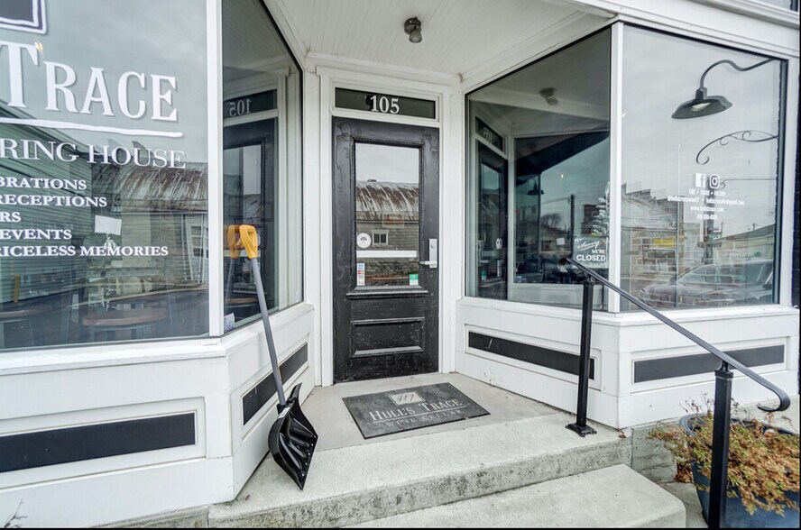 More Photos Of 105 E Liberty St, Arlington Restaurant For Sale